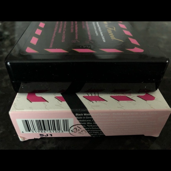 Too faced love eyeshadow palette - Picture 7 of 10